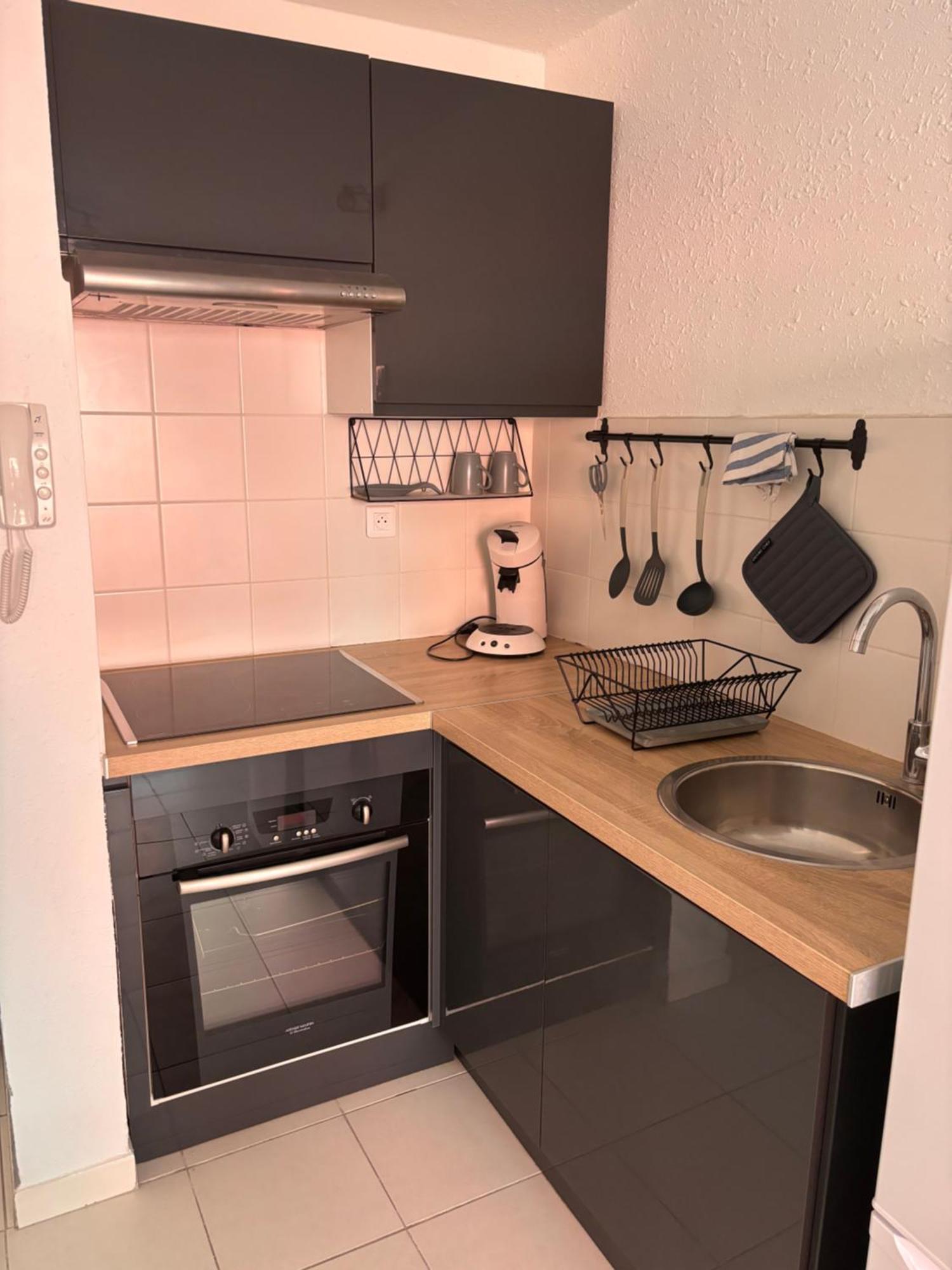 Classe 3 Etoiles Cosy Sur Proche De Toutes Commodites, Parking Prive Sète